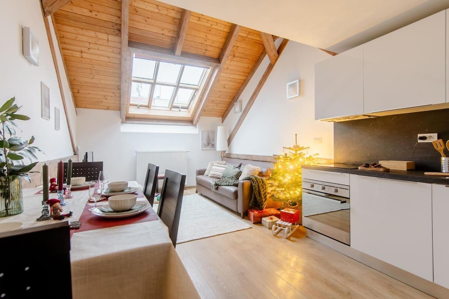 Place Of Grace - 50 Meters From Dancing House Appartement Praag