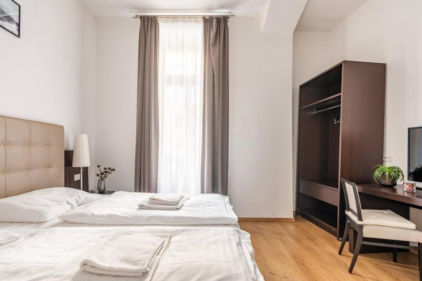 Place Of Grace - 50 Meters From Dancing House Praag