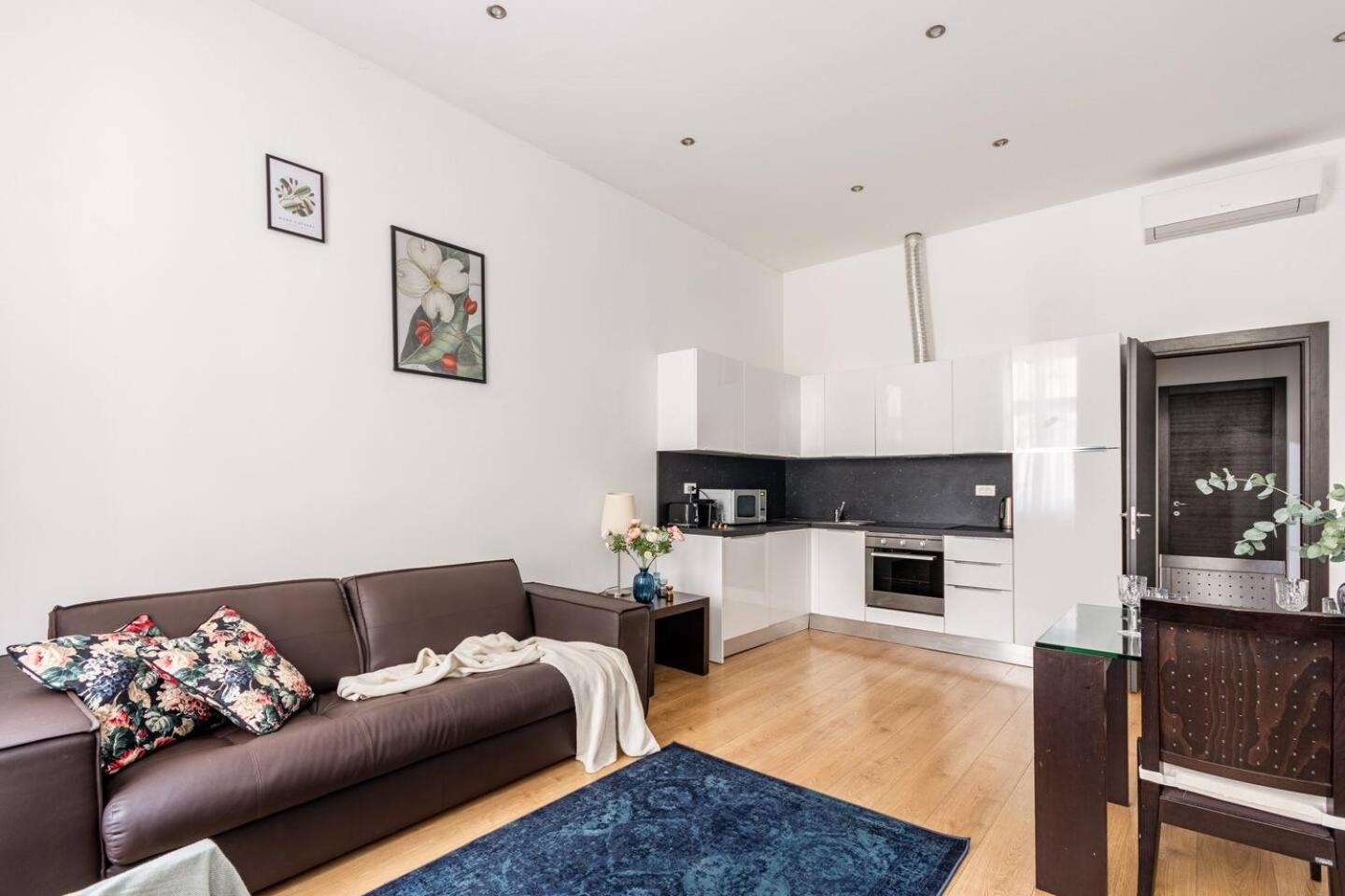 Place Of Grace - 50 Meters From Dancing House Appartement