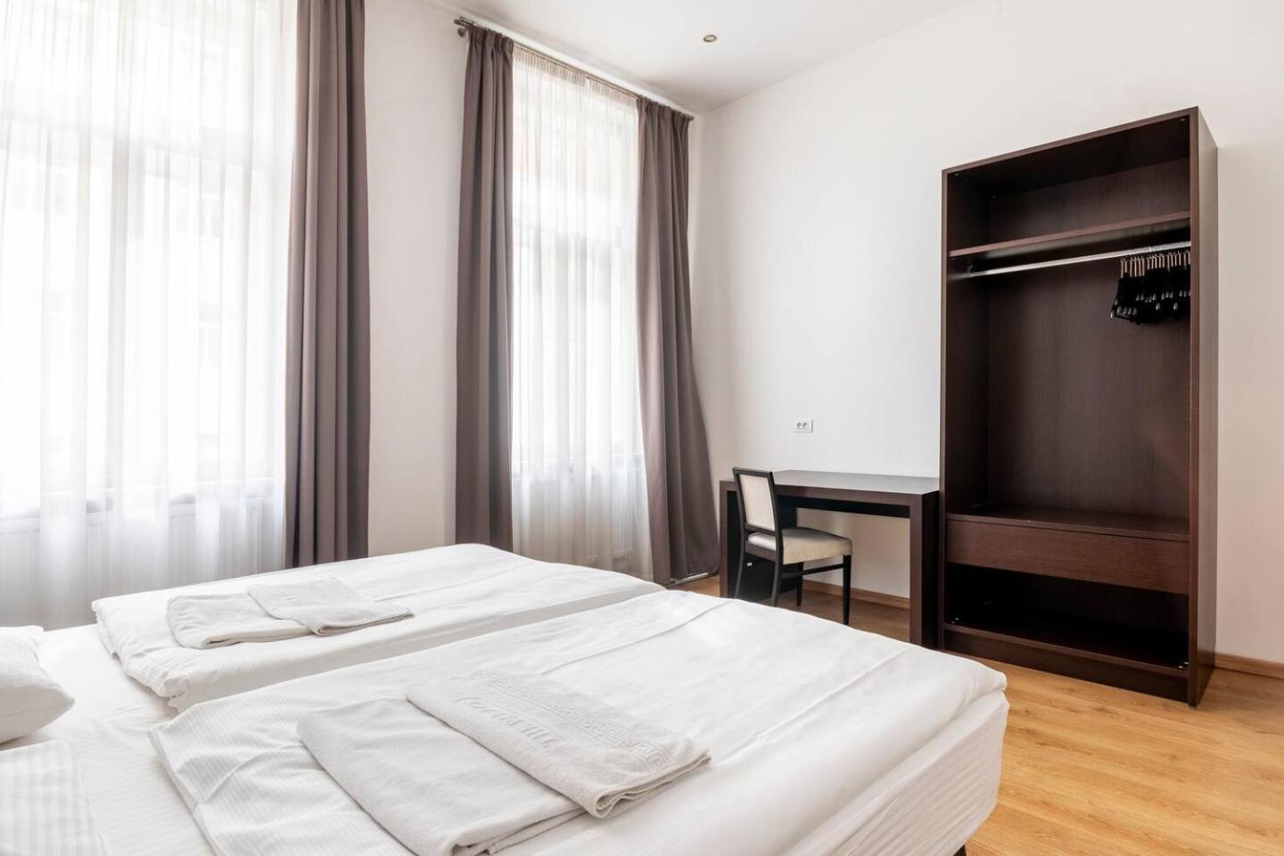 Place Of Grace - 50 Meters From Dancing House Appartement Praag