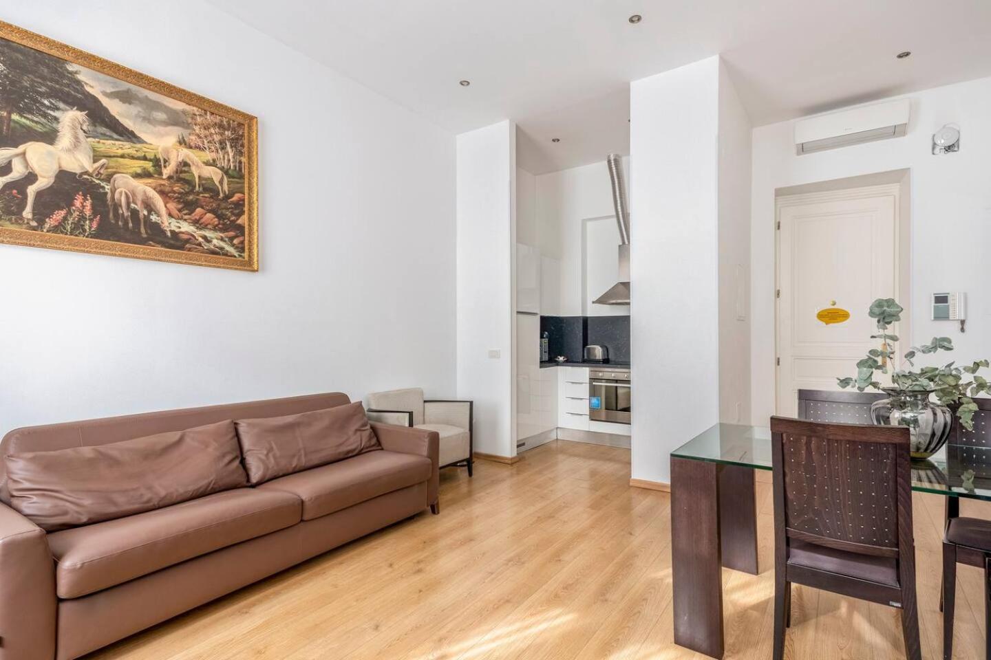 Place Of Grace - 50 Meters From Dancing House Praag